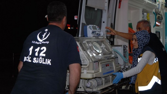 Ambulans uçakla İstanbul&#039;a getirilen bebeğin tedavisi sürüyor