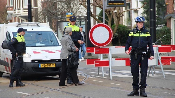 Amsterdam'da bir araç metro istasyonuna çarptı: 8 yaralı