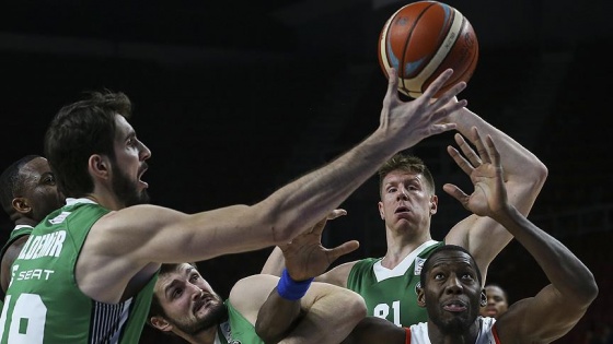 Anadolu Efes 11. galibiyetini aldı