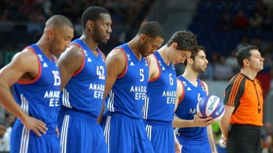 Anadolu Efes deplasmanda avantaj arıyor