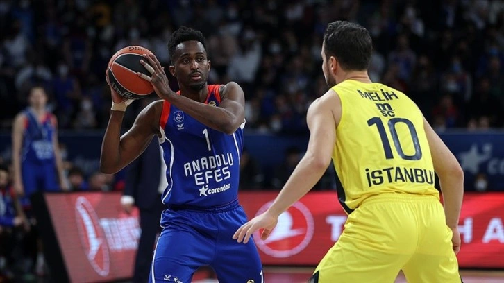 Anadolu Efes-Fenerbahçe Beko maçında seyirci rekoru kırıldı