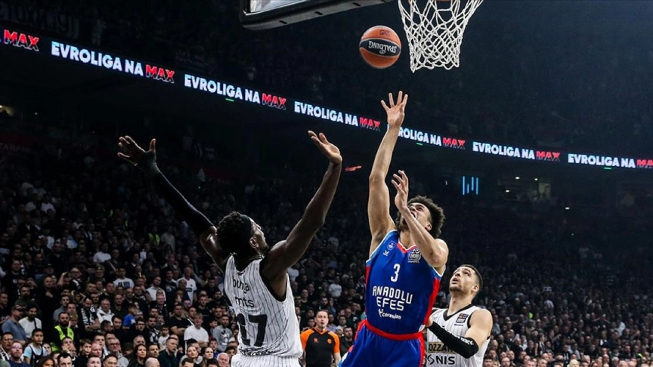 Anadolu Efes, Partizan'ı 97-65 mağlup etti