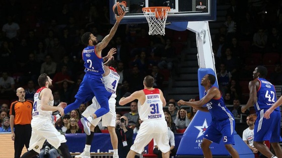 Anadolu Efes son şampiyona yenildi