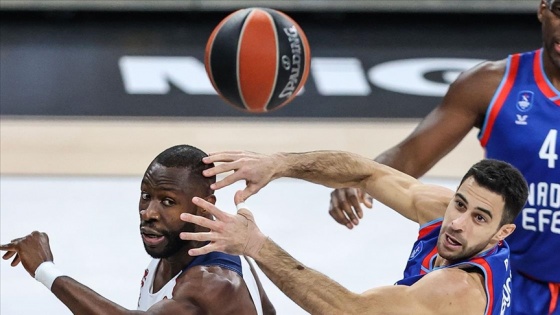 Anadolu Efes, TDS Baskonia'ya 77-59 yenildi