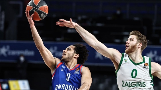 Anadolu Efes THY Avrupa Ligi'nde üst üste 7. galibiyetini aldı