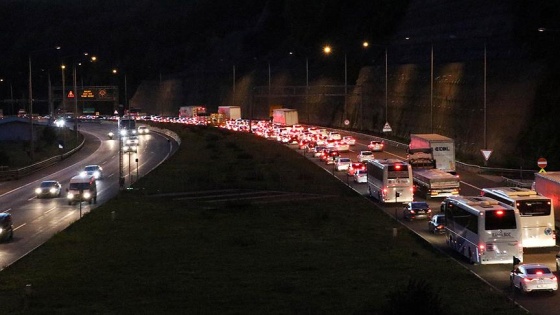 Anadolu Otoyolu'nda 29 Ekim yoğunluğu