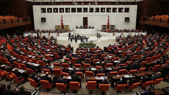 Anayasa değişikliği teklifinin dördüncü maddesi görüşülüyor