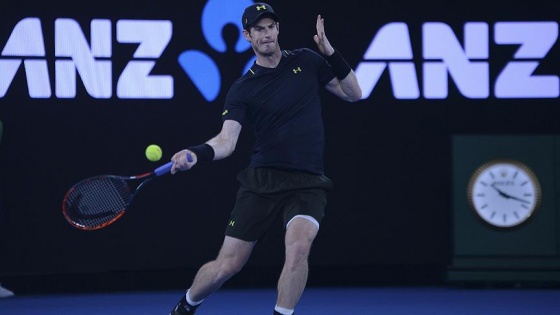 Andy Murray zorlanmadan 3. turda