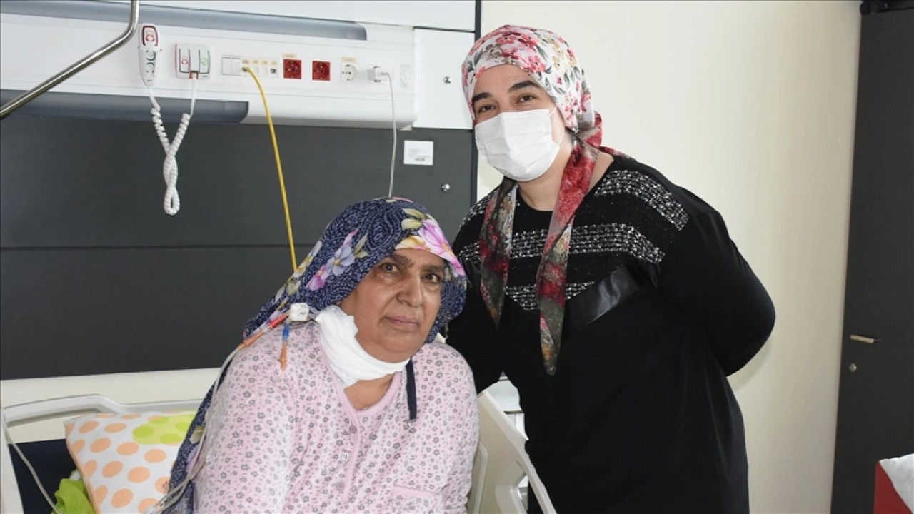 Anemi hastası kadın, 94 yaşındaki ablasından alınan kök hücreyle sağlığına kavuştu