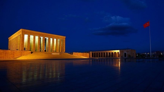 ' Anıtkabir'in çevresinin betonlaştırılmasına izin vermeyeceğiz'