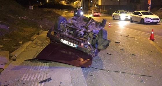 Ankara'da 'dur' ihtarına uymayan ehliyetsiz sürücü takla attı: 5 yaralı