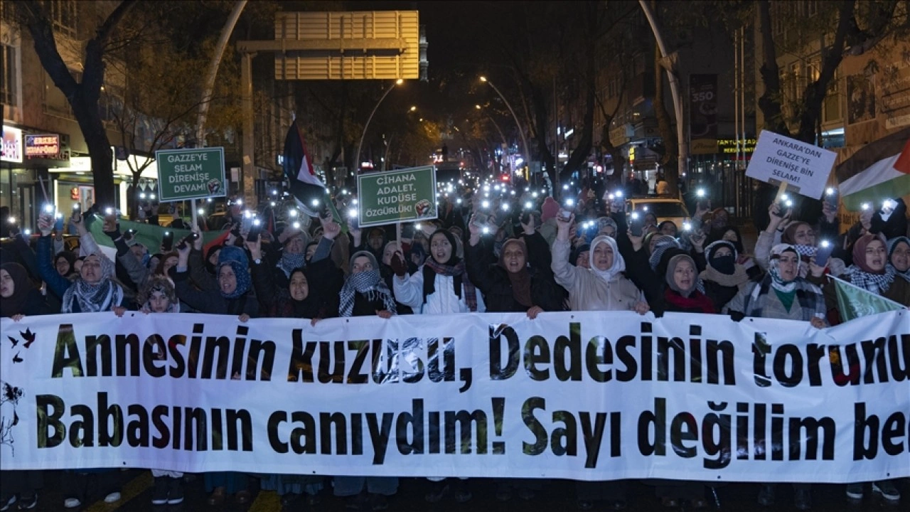 Ankara'da, İsrail'in Gazze'ye yönelik saldırılarını protesto için yürüyüş yapıldı