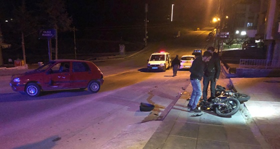 Ankara’da motosiklet ve otomobil çarpıştı: 3 yaralı