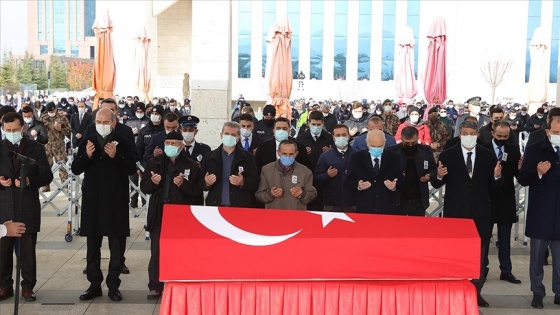 Ankara'da trafik kazası sonucu şehit olan polis memuru son yolculuğuna uğurlandı