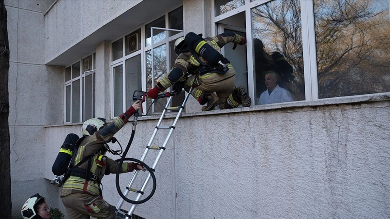 Ankara Üniversitesi'nde yangın, deprem ve KBRN tatbikatı yapıldı