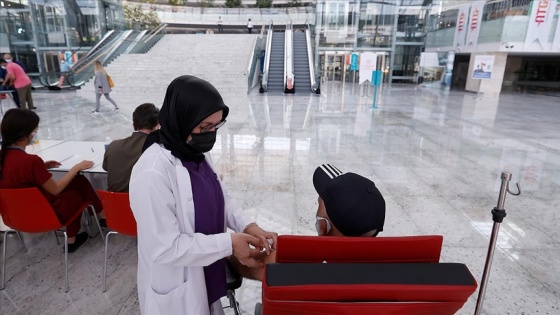 Ankara Yüksek Hızlı Tren Garı'nda Kovid-19 aşısı yapılmaya başlandı