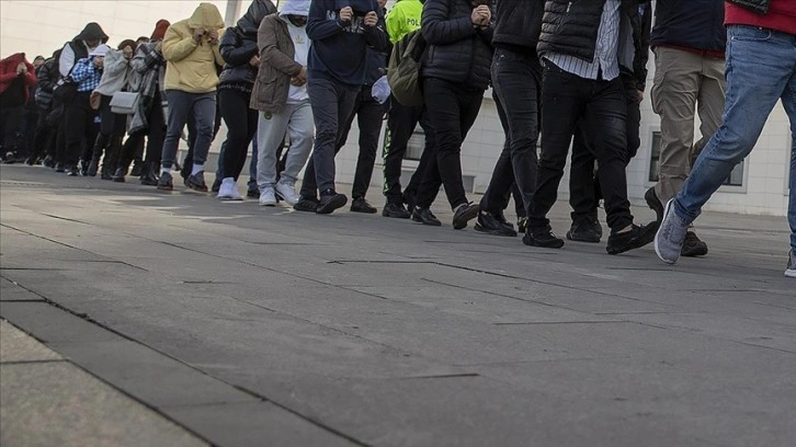 Ankara'da çeşitli suçlardan aranan 558 kişi yakalandı