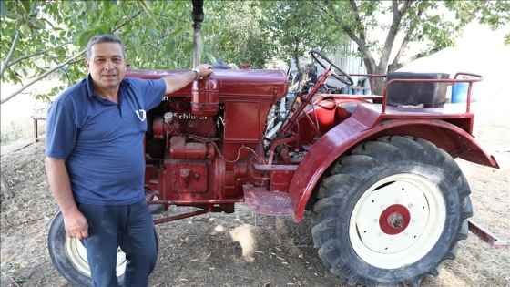 Ankaralı çiftçi baba yadigarı 70 yıllık traktörüne gözü gibi bakıyor