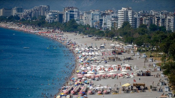 Antalya'da turist sayısında tarihi rekor