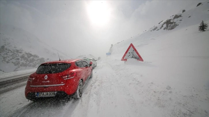 Antalya-Konya kara yolu tırların geçişine açıldı