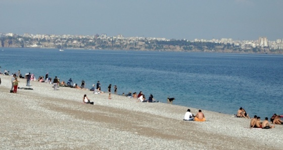 Antalya sezonu 24 dereceyle açtı