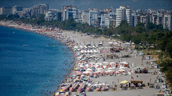 Antalya'ya 8 ayda 10 milyondan fazla turist geldi