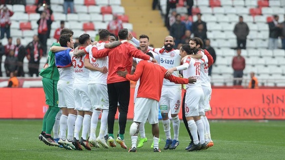 Antalyaspor 3 puanı tek golle aldı