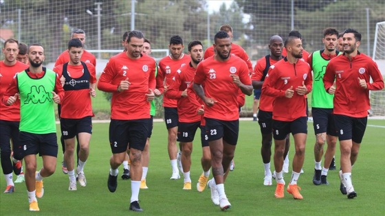 Antalyaspor evindeki yenilmezlik serisine Fenerbahçe maçını eklemek istiyor