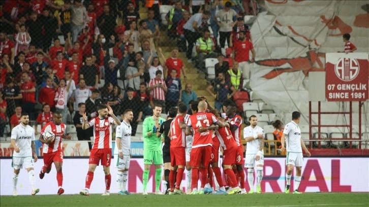 Antalyaspor'un 14 maçlık namağlup unvanı rekor getirdi