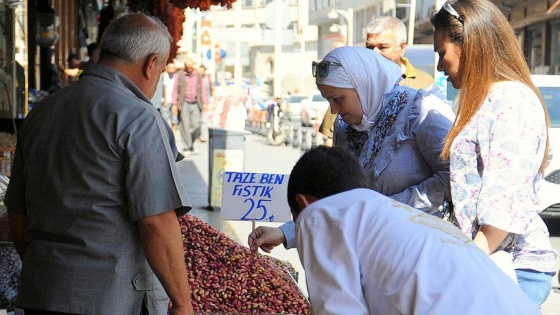 Antep fıstığı tezgahlarda yerini almaya başladı