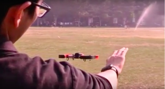 Akıllı saat Apple Watch ile drone uçurdular!