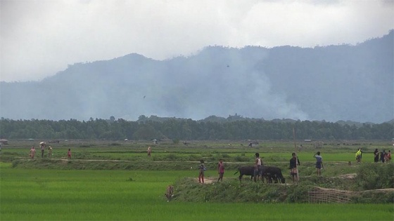 Arakan'dan dumanlar yükseliyor