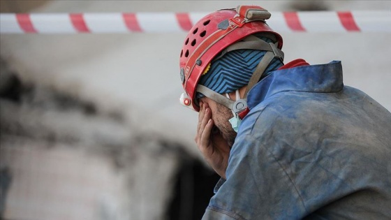 Arama kurtarma görevlisi gözyaşlarına hakim olamadı: Hepimiz insanız