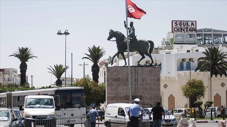 Arap ülkeleri Kovid-19 tedbirlerini hafifletmeye başladı