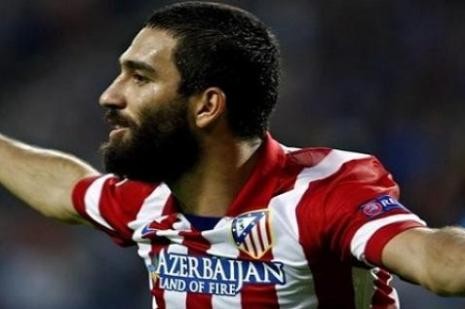 Arda Turan, arkadaşlarını tebrik etti