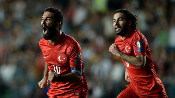 Arda Turan'dan Selçuk İnan'a destek