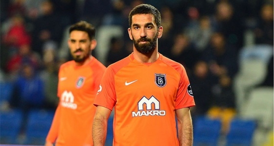 Arda Turan, son dakikalarda oyundan atıldı