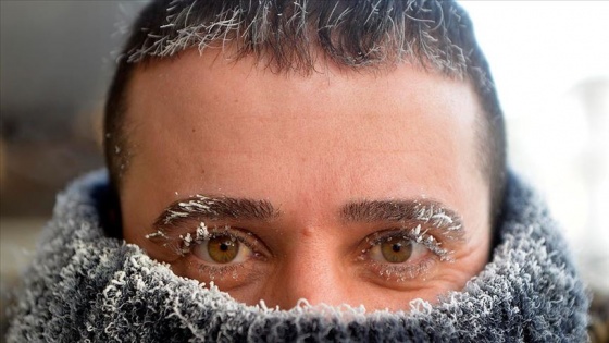 Ardahan'da soğuk hava yüzünden vatandaşların kaş ve kirpikleri dondu