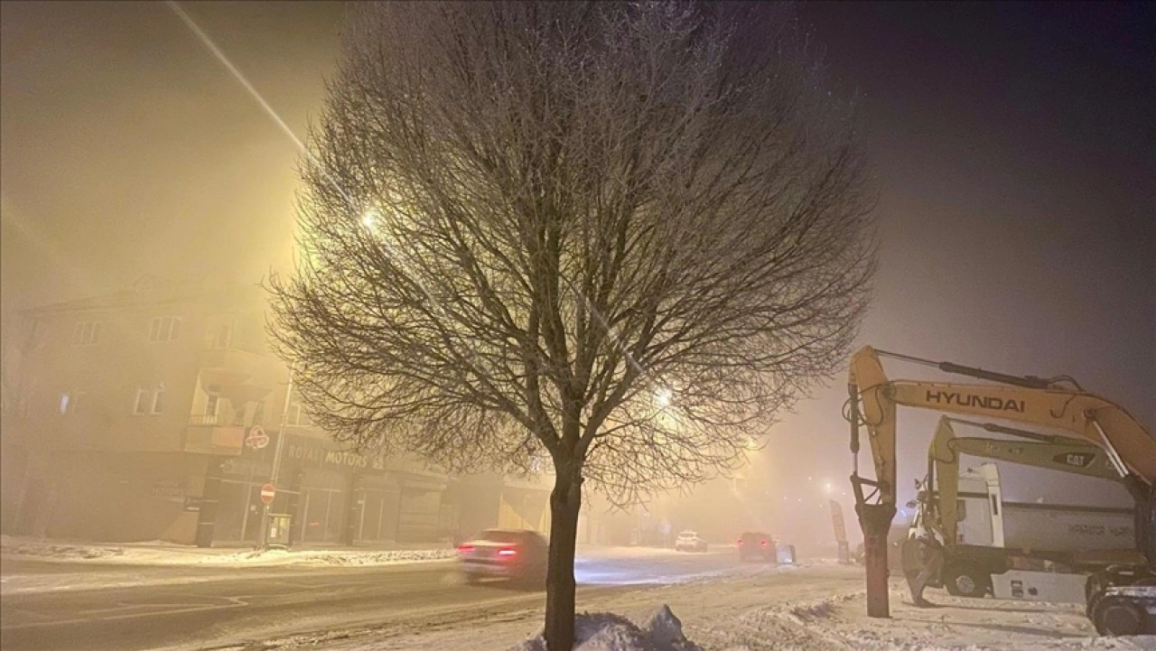 Ardahan'da yoğun sis görüş mesafesini düşürdü