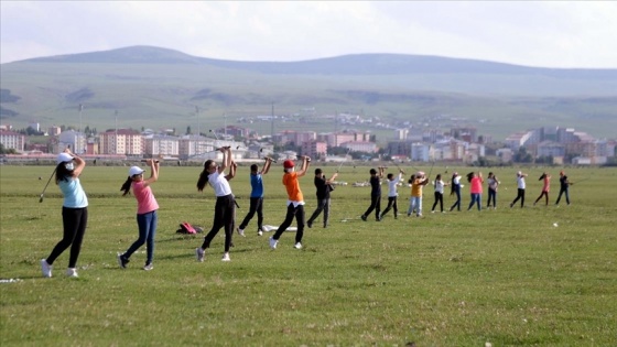 Ardahanlı golfçüler turnuvalara meralarda da hazırlanıyor