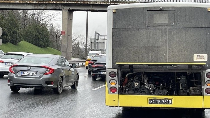 Arıza yapan İETT otobüsü trafiği aksattı