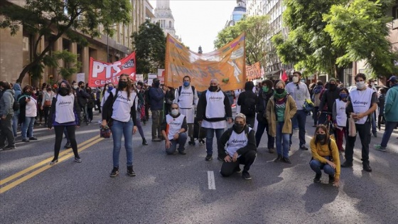 Arjantin'de karantina protestolara engel olamadı