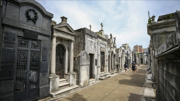 Arjantin'de bir turistik mezarlık: Recoleta Mezarlığı