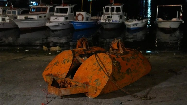 Arnavutköy açıklarında patlayıcı madde olduğu tahmin edilen cisim bulundu