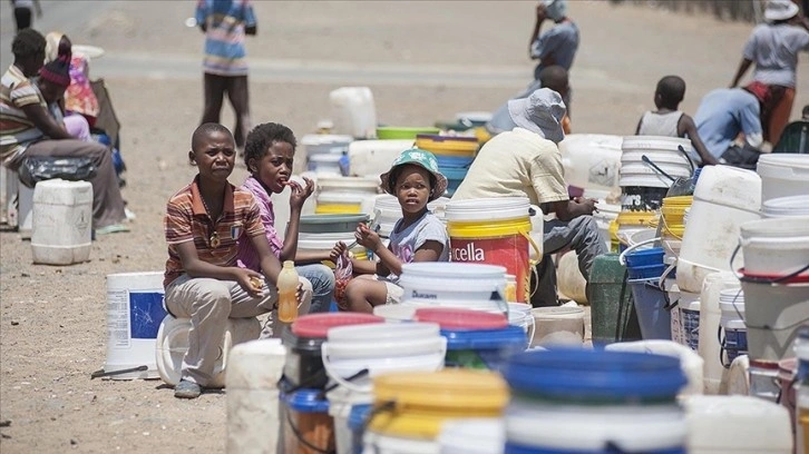 Artan nüfus ve iklim değişikliği Afrika'daki su krizini büyütüyor