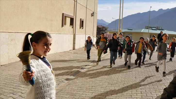 Artvin Yusufeli'nin yeni yerleşim yerinde ilk ders zili çaldı