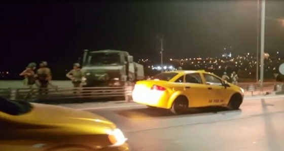 Asker şehre indi! Köprüler trafiğe kapatıldı!