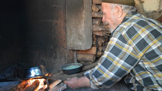 At sırtında başladığı kalaycılığı 67 yıldır sürdürüyor