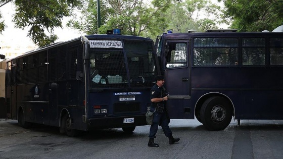 Atina'da Çalışma Bakanlığında bomba paniği