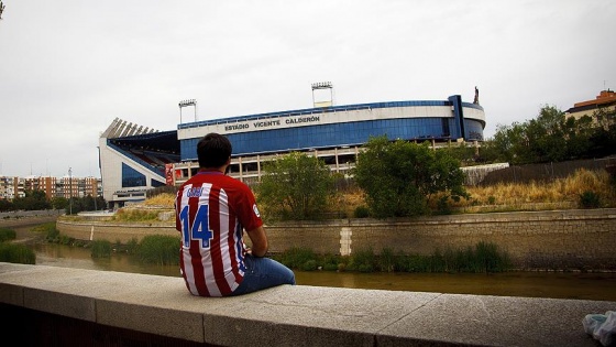 Atletico Madrid, Vicente Calderon'a veda etti